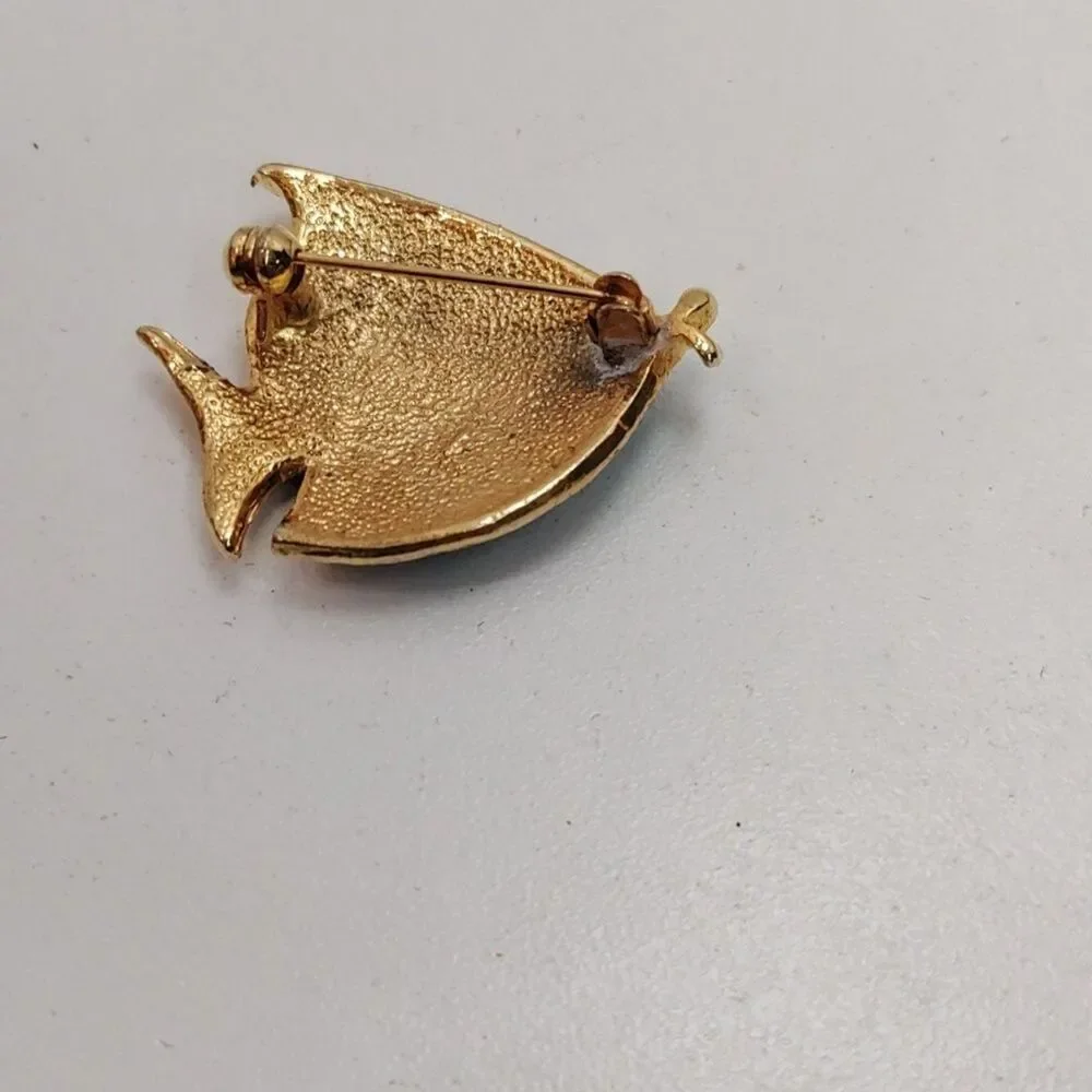 Black And Green Enamel and Gold Tone Fish Brooch